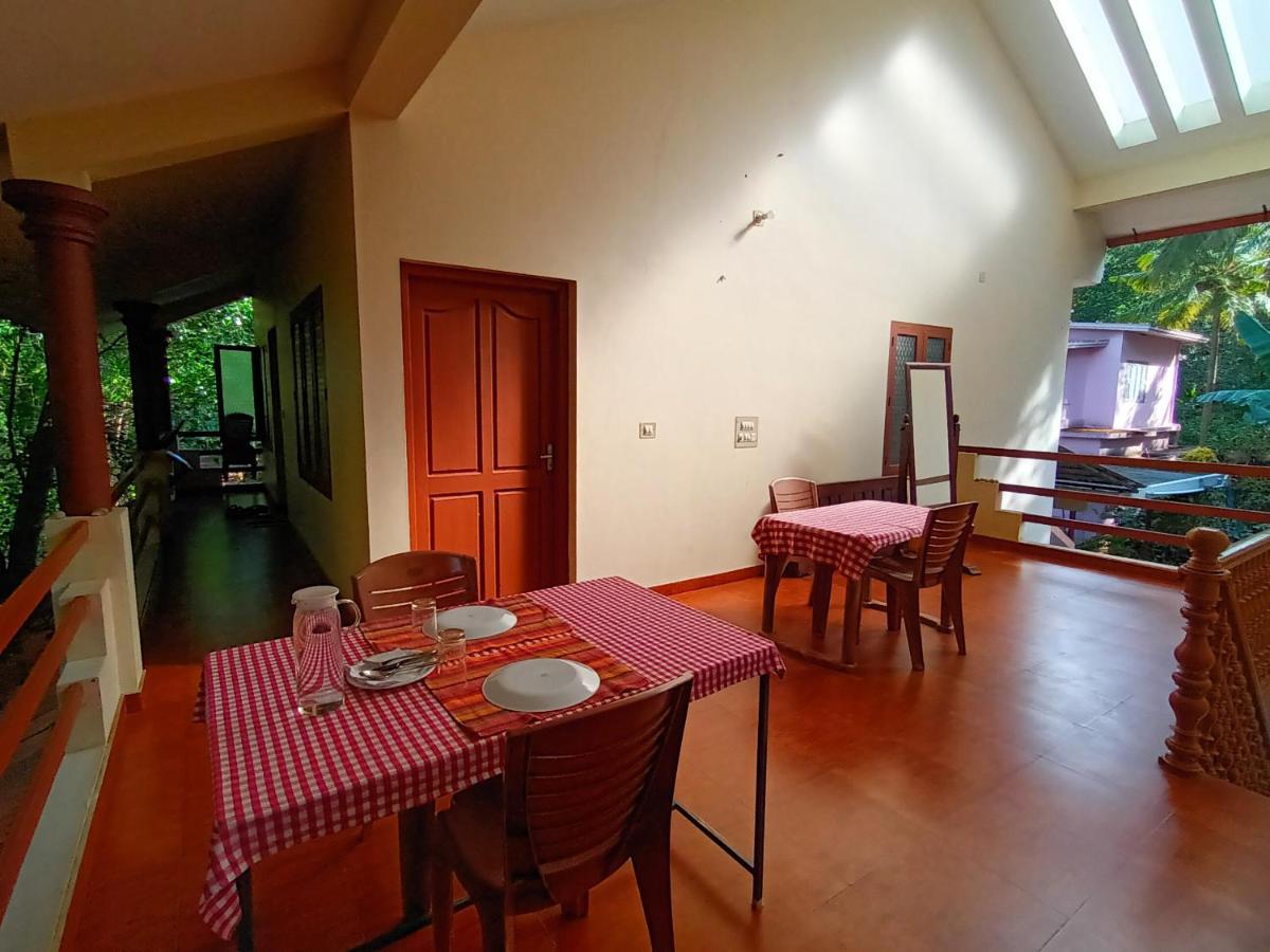 Ivory Coaste Hotel Kannur Luaran gambar
